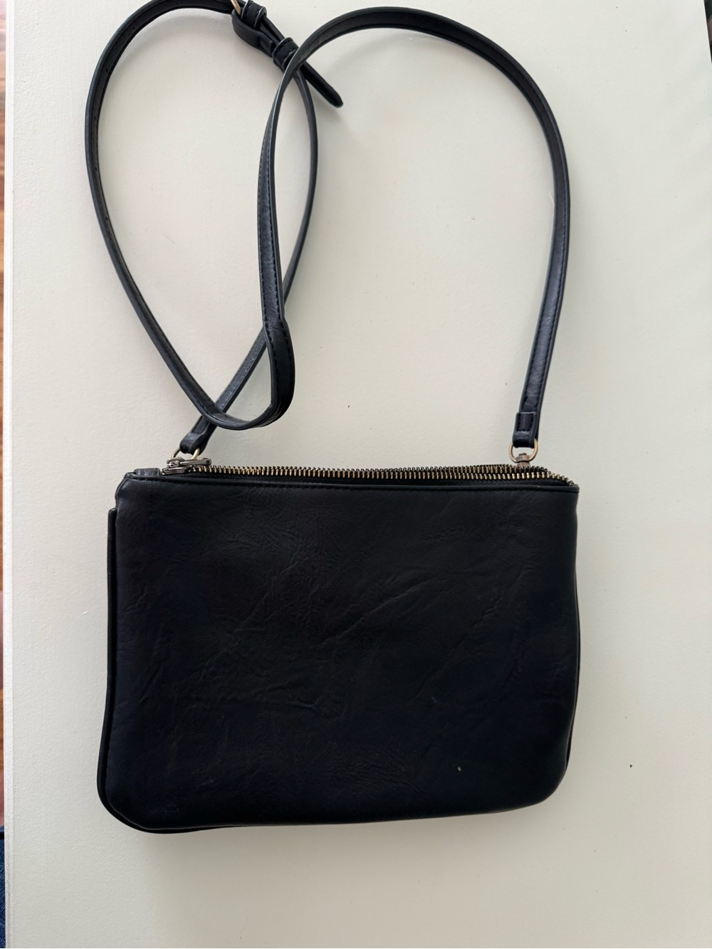 Miztigue Classic Black Leather Crossbody Bag - Minimalist Everyday Style